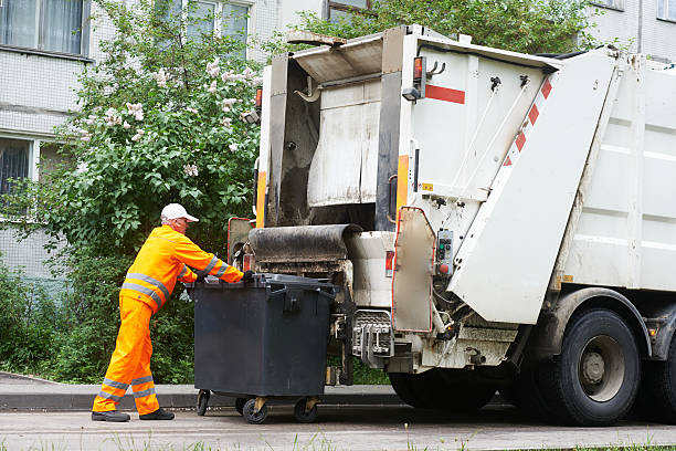 Best Garage Cleanout  in Middlebury, IN